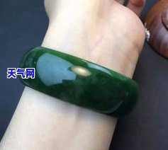 菠菜绿项链适合什么样人带，如何选择适合你的菠菜绿项链？