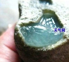 大马坎玻璃种原石：特点与冰种原石图