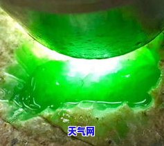 翡翠中的豆种是什么意思，「翡翠知识」解析：什么是翡翠的“豆种”？