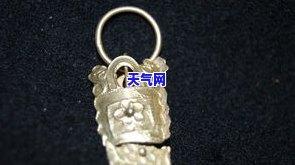 蓝珀鎏金耳坠一对多少钱？手串品质如何？