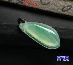 冰种翡翠福瓜吊坠价值详解：比较冰种福瓜与普通福瓜的价格差异