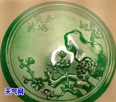 翡翠带雪花，「翡翠带雪花」：惊艳冰晶美，犹如大自然的艺术品