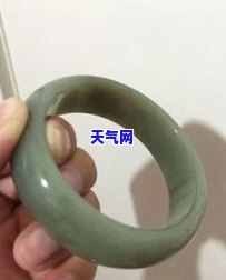 黑青玉手镯的价格一般多少钱，黑青玉手镯价格行情：一般多少钱能买到？