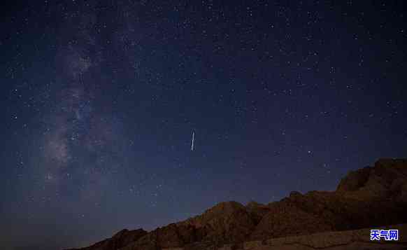 翡翠陵墓：围墙花园中的星群璀璨