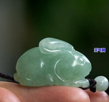 兔子戴翡翠图片真实高清图，惊艳！高 *** 实图片展示：佩戴翡翠的可爱兔子