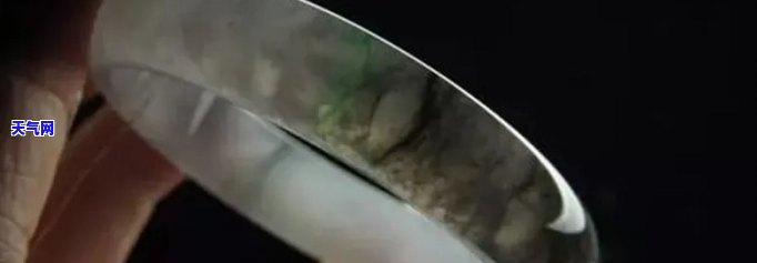 酸洗翡翠怎么洗才好看，如何清洗酸洗翡翠，让它焕发出最美的光彩？