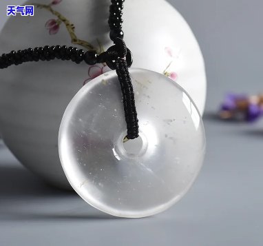 透明的玉石品种图片，探索美丽的透明玉石品种：精美的图片展示