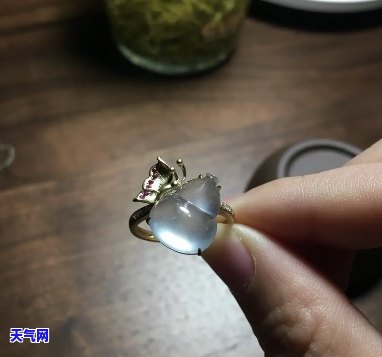 葫芦翡翠素金戒指-葫芦翡翠素金戒指值钱吗