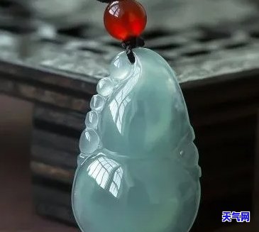 翡翠是天然玉石吗？值钱吗？- 图片欣赏